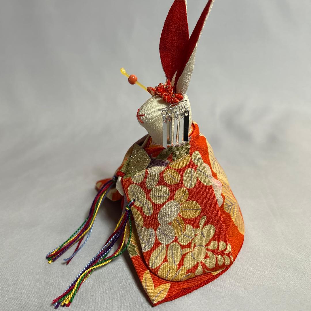 古布で作ったちりめん細工のうさぎのお雛様