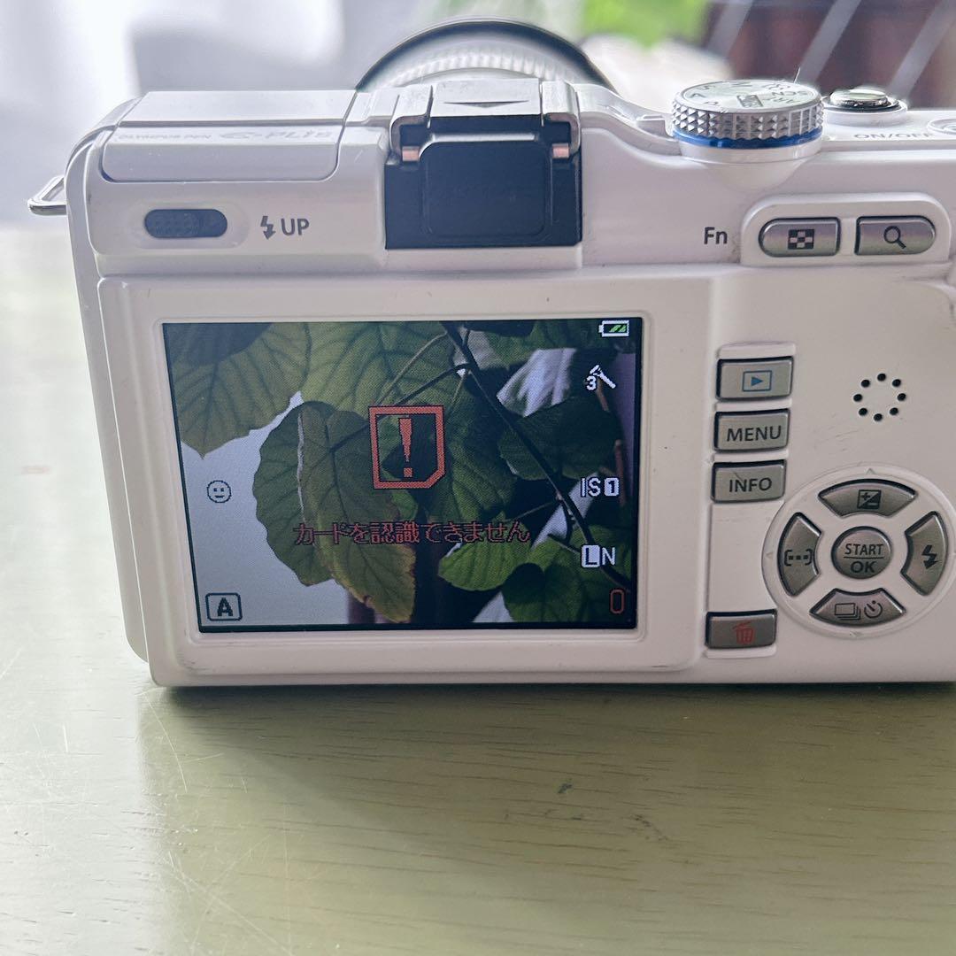 OLYMPUS ミラーレス一眼 PEN E-PL1s ホワイト純正バッテリー付属