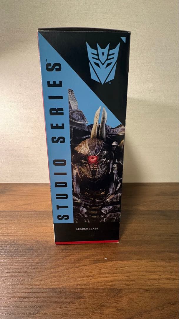ラ*ド様 TRANSFORMERS SHOCKWAVE リーダークラス