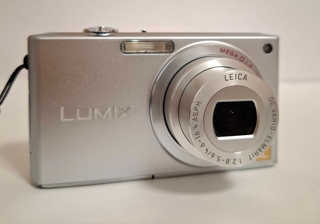 パナソニック Panasonic LUMIX DMC-FX33 デジタルカメラ