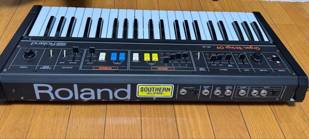 Roland RS-09 シンセサイザー