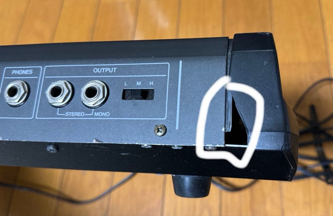 Roland RS-09 シンセサイザー