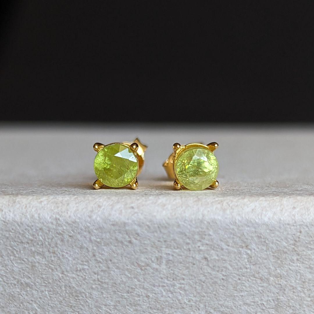 ST010✴18kgp スフェーン ファセットカット ピアス