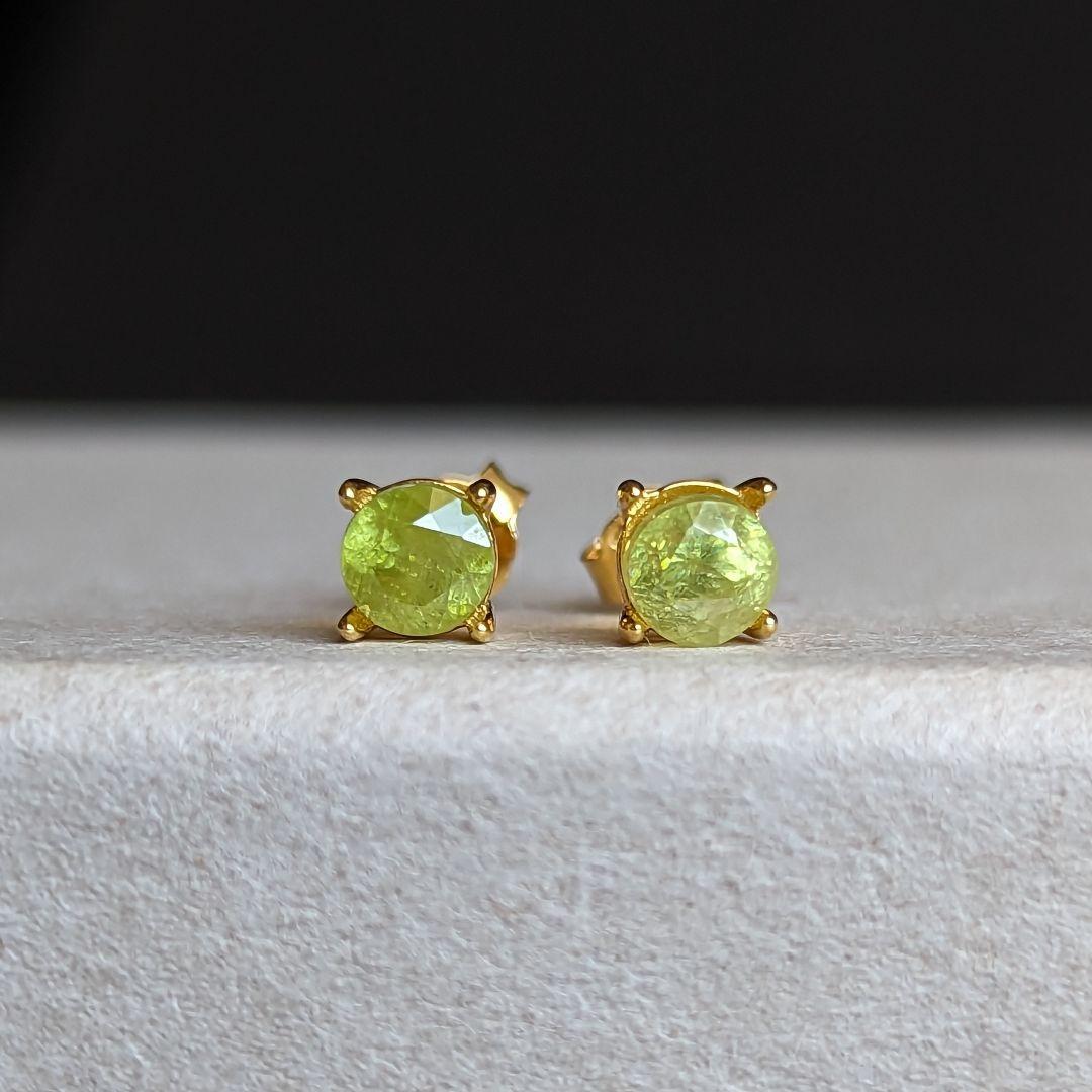 ST010✴18kgp スフェーン ファセットカット ピアス