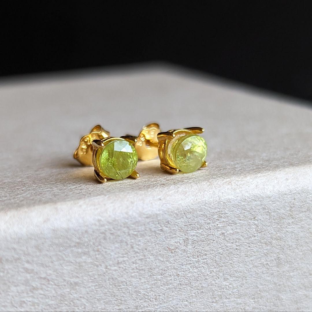 ST010✴18kgp スフェーン ファセットカット ピアス