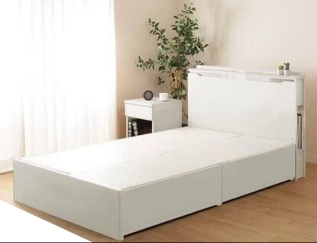 ニトリ　ダブルベッドフレーム　ホワイト　照明付きライト　大容量収納　コンソン