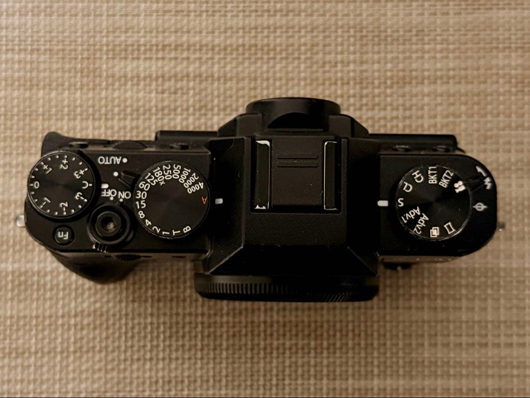 FUJIFILM X-T20 ボディ（ブラック）　純正バッテリー付き