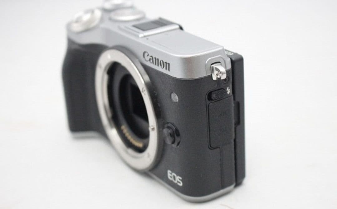 1月7日限定価格♪Canon キャノン EOS M6 ミラーレス ボディ本体
