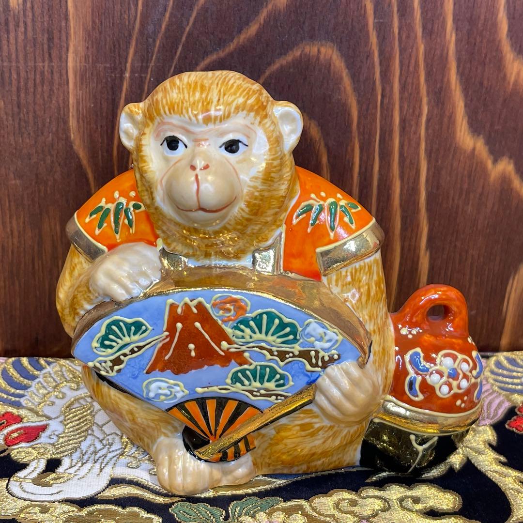 現品限り【願いが叶う】【魔除け 厄除け】九谷焼のさるの置物 赤富士 干支 猿 申