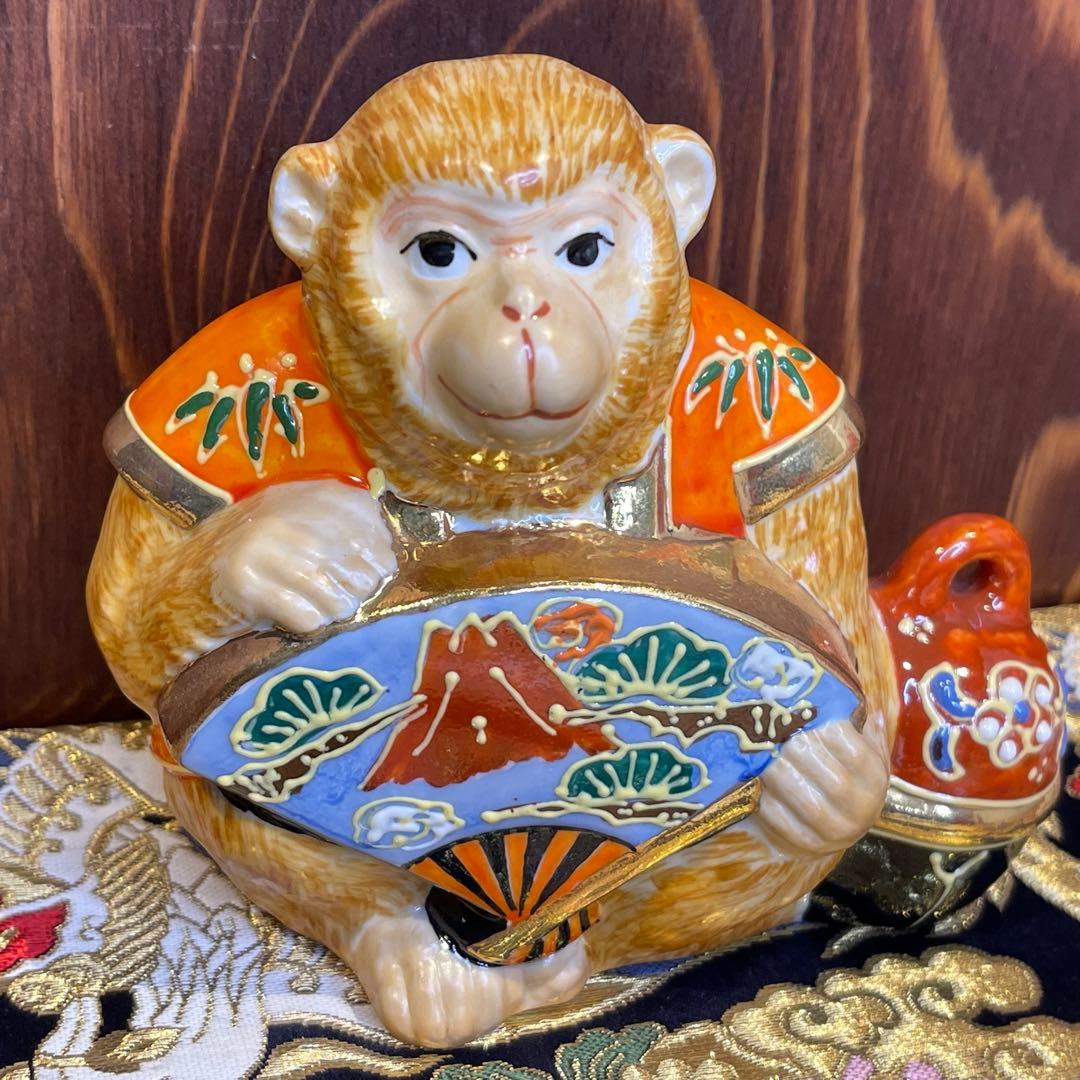 現品限り【願いが叶う】【魔除け 厄除け】九谷焼のさるの置物 赤富士 干支 猿 申