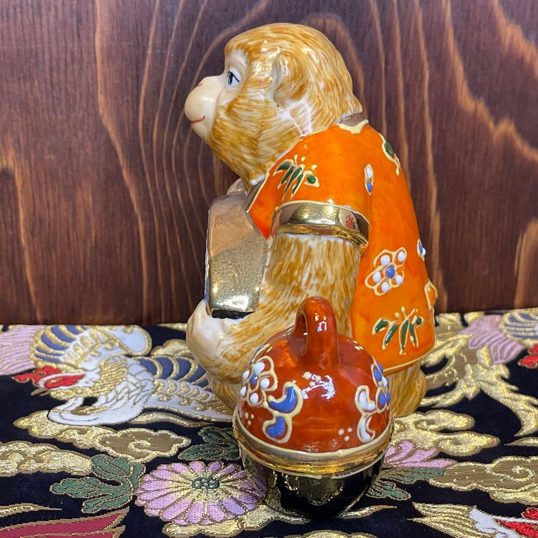 現品限り【願いが叶う】【魔除け 厄除け】九谷焼のさるの置物 赤富士 干支 猿 申