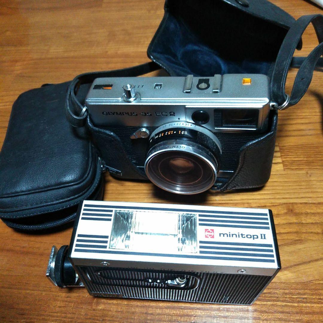 OLYMPUSのカメラとフラッシュ