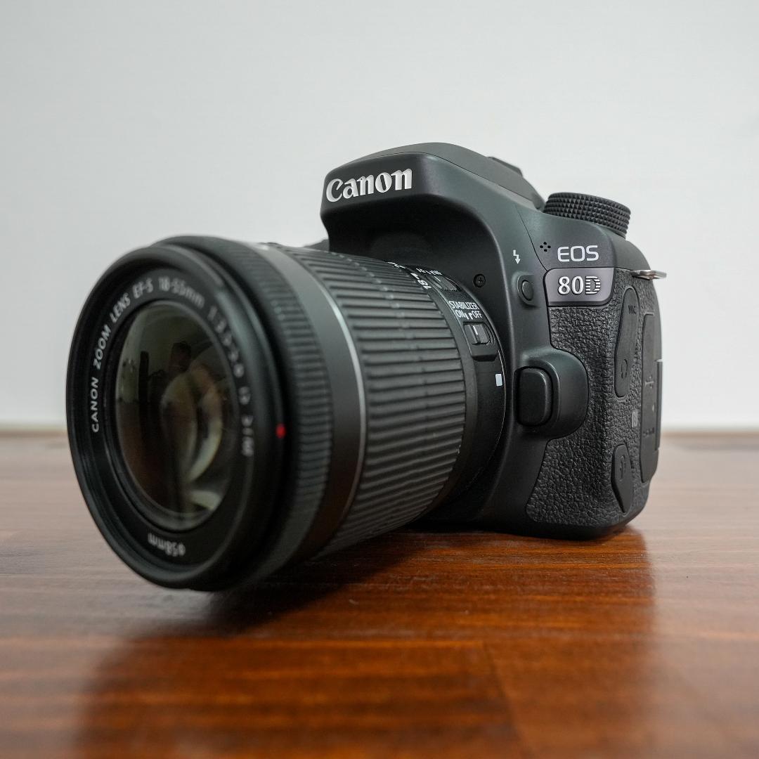新品級 ★ Canon キャノン EOS 80D ★ ダブルズームキット