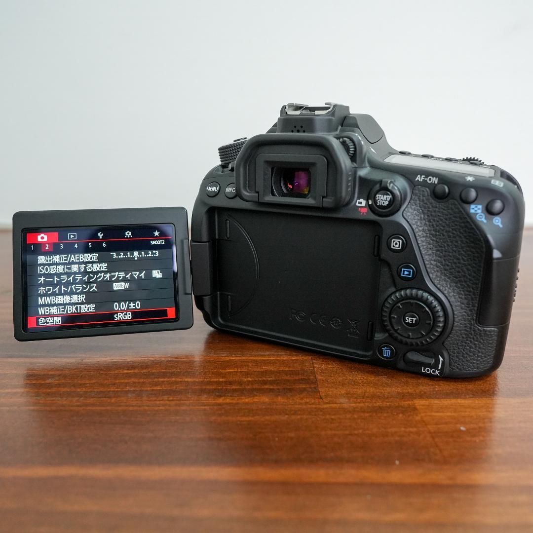新品級 ★ Canon キャノン EOS 80D ★ ダブルズームキット