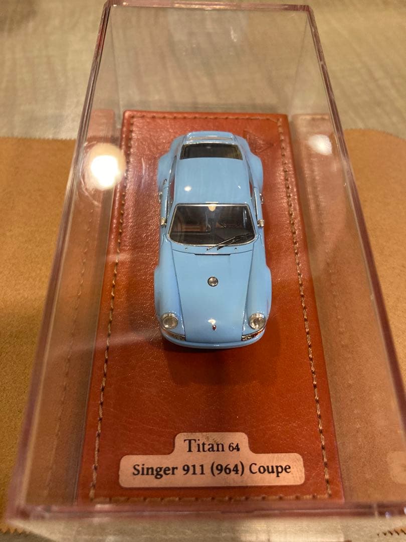 ミニカー Titan 64 Singer 911 (964) Coupe