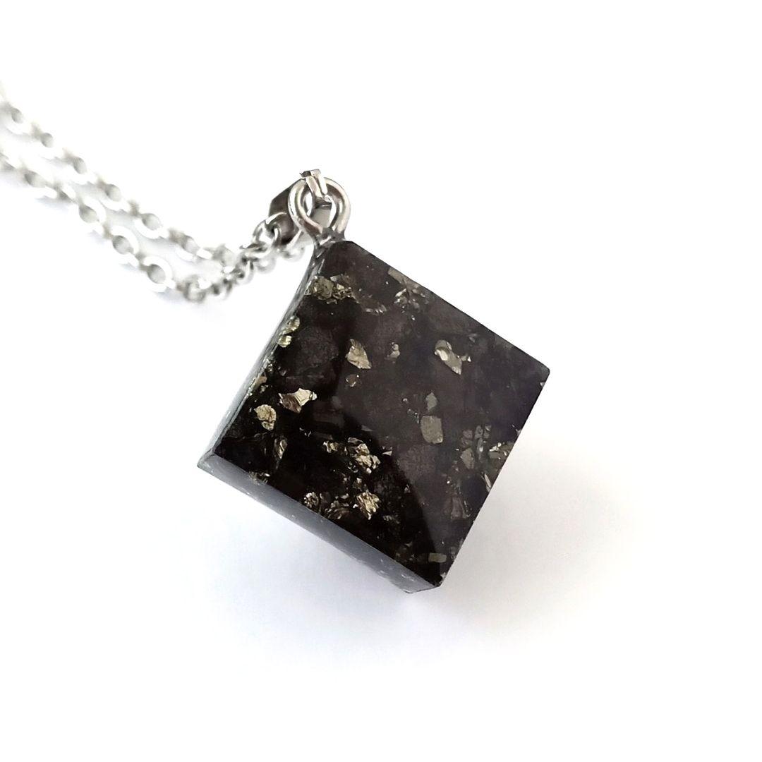 オルゴナイト｜周りに流されない強さを与える！｜パイライト×エリートシュンガイト