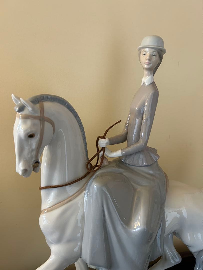 リヤドロ　LLADRO 白い馬の少女　陶器置物 リヤドロ馬　美術品　フィギュリン