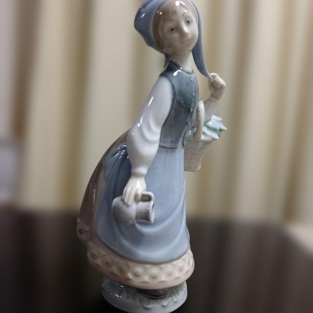 LLADRO 少女像 23cm バスケットと花瓶