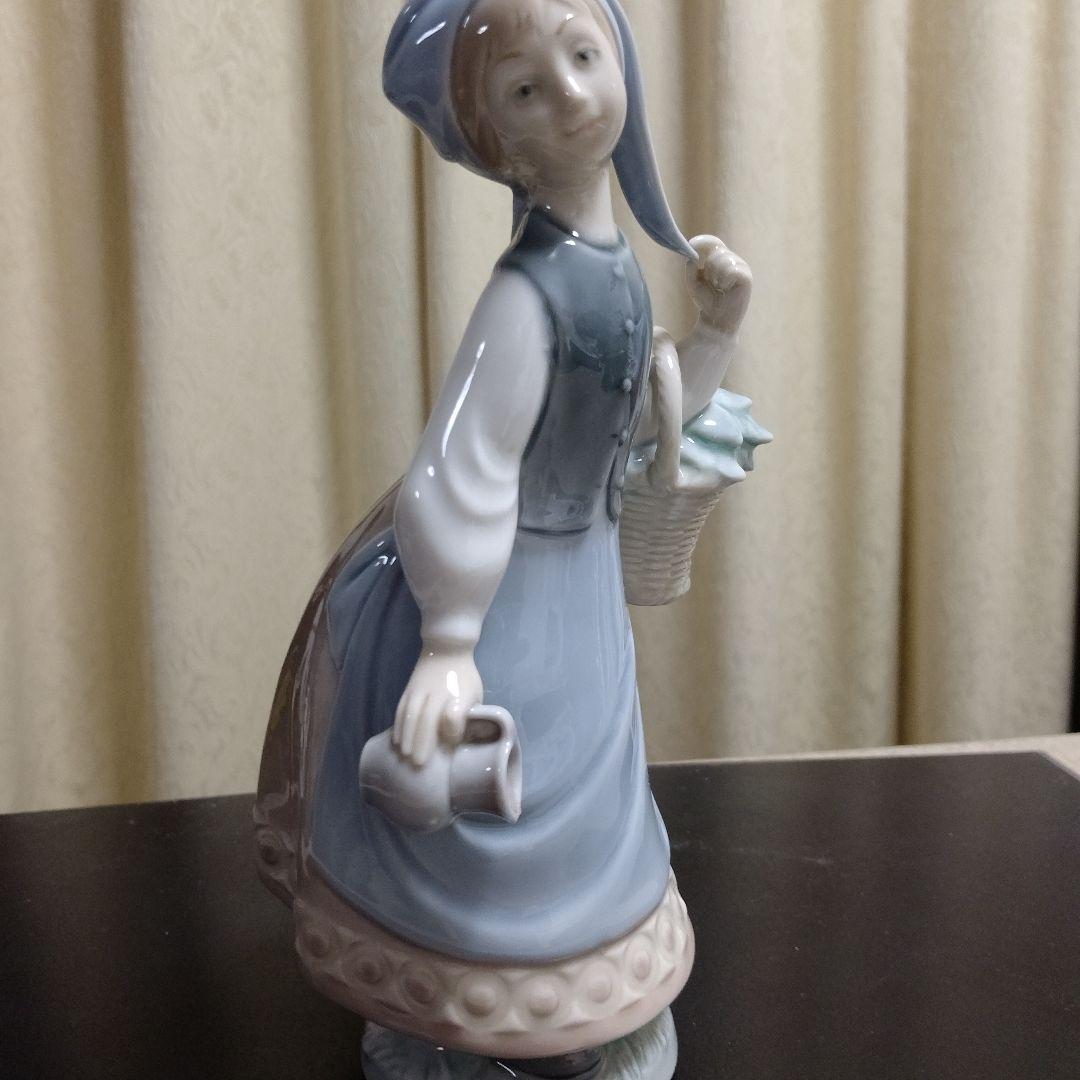 LLADRO 少女像 23cm バスケットと花瓶