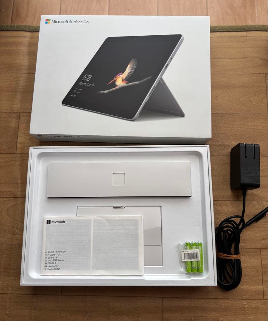 充放電6回Surface Go 64GB 純正ペン(1.2万相当)・キーボード付
