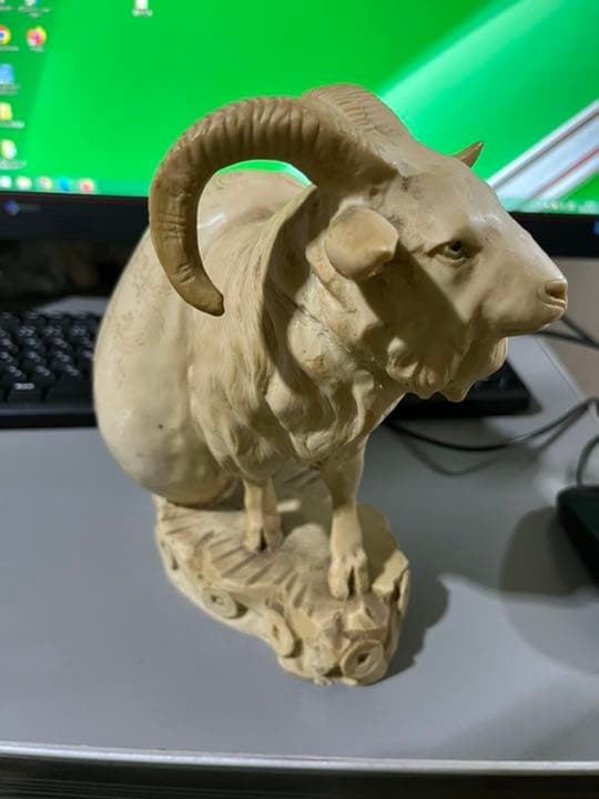 黄金袋　置物飾り　物縁起物　山羊