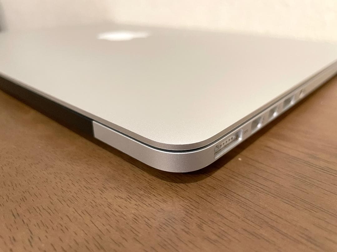 MacBook Pro 13\"　2015　i5　8GB　251GB　まずまず美品