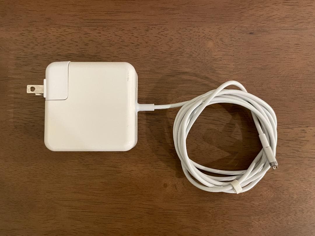 MacBook Pro 13\"　2015　i5　8GB　251GB　まずまず美品