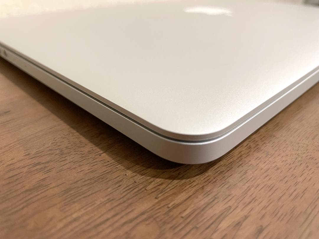 MacBook Pro 13\"　2015　i5　8GB　251GB　まずまず美品