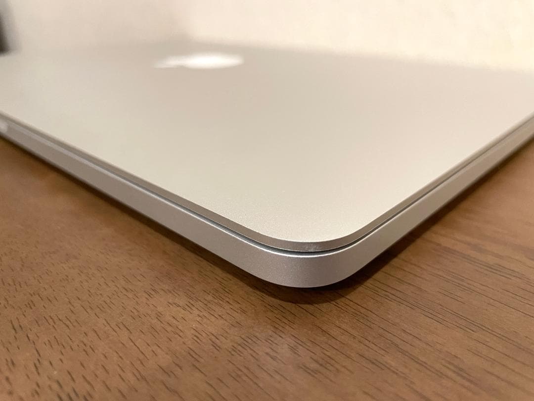 MacBook Pro 13\"　2015　i5　8GB　251GB　まずまず美品