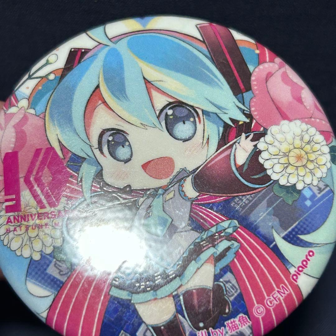 初音ミク 10周年 56mm缶バッジ パパパパーティ 猫魚