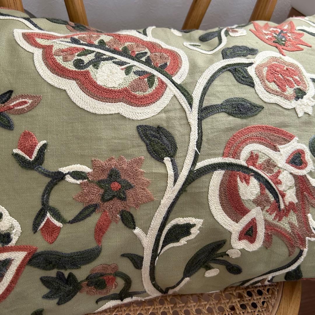 ザラホーム　クッションカバー　40×60 刺繍　花柄