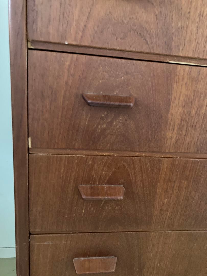 北欧家具　チェスト　割れあり写真