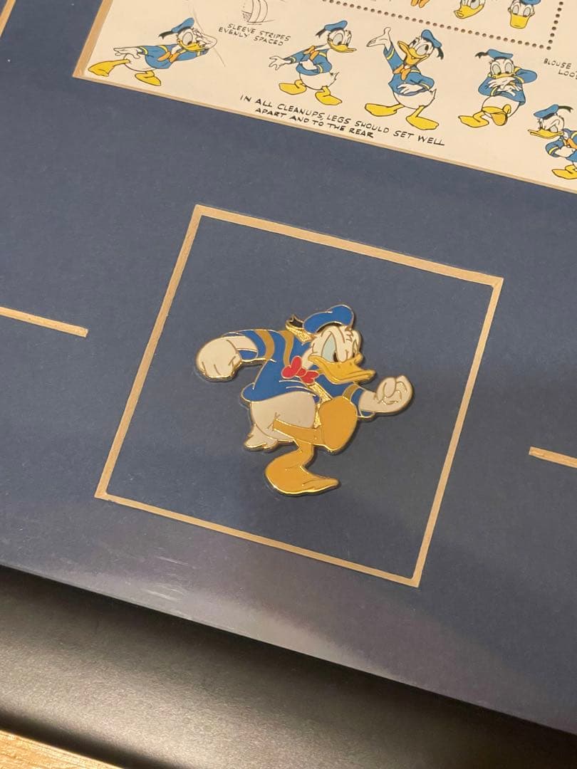 【使用品】ドナルド スタンプ＆ピンバッジ アートフレーム