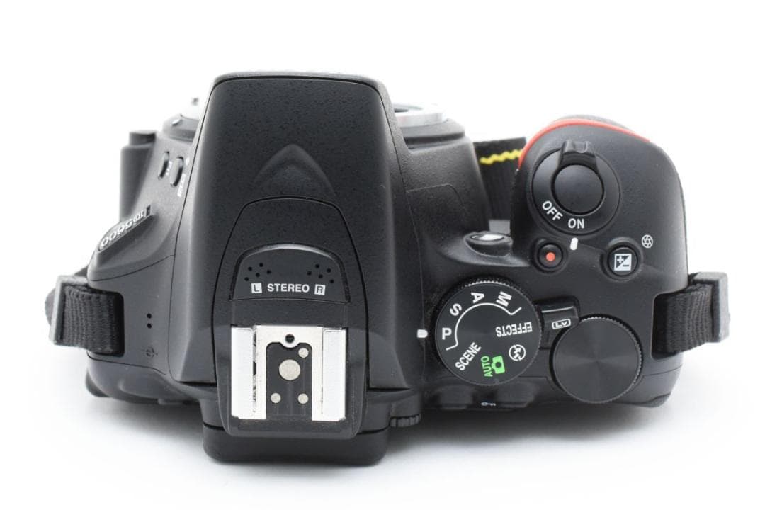 超美品　771ショット/箱付 D5600 ダブルズームキット/SD64GB