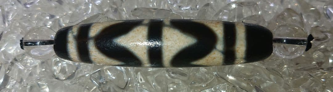 チベットビーズ老天珠 天然石 品名:虎牙天珠