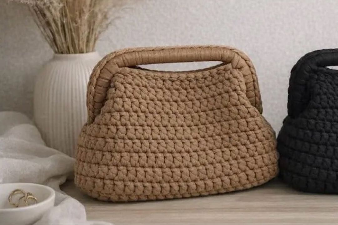 ブラウン　編み物　ハンドバッグ　tシャツヤーン 鍵あみ　ハンドメイド　バック