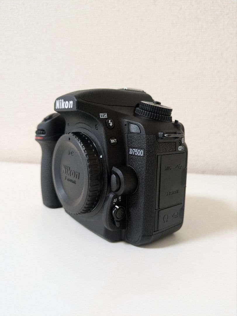 Nikon D7500 ショット数961回 　　　　　　　　　0.65%以下