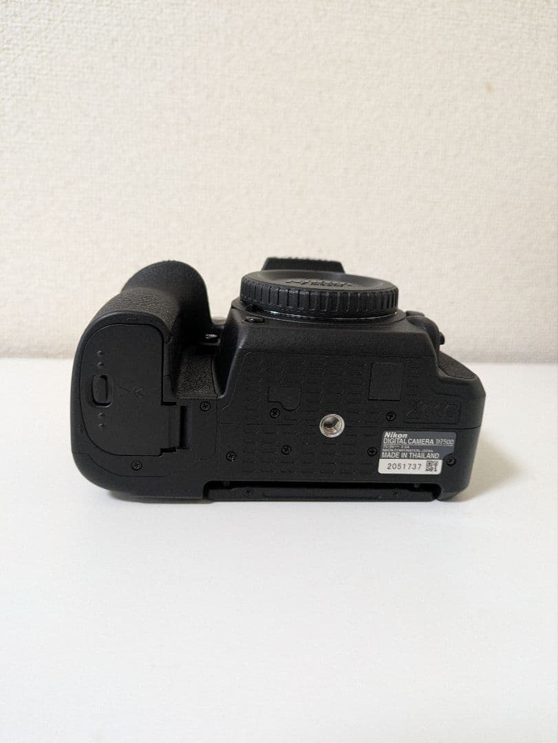 Nikon D7500 ショット数961回 　　　　　　　　　0.65%以下