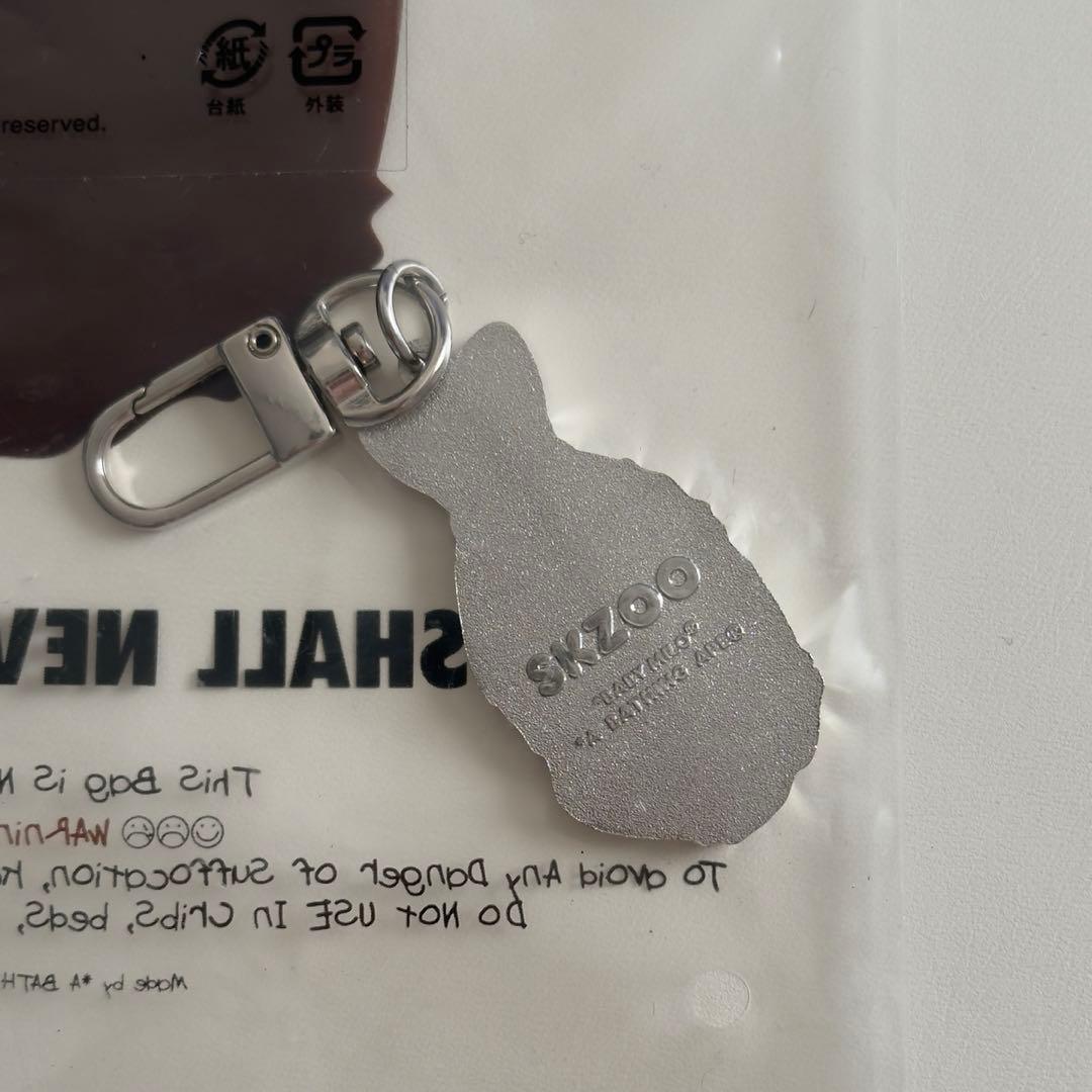 アイドル BAPE X STRAY KIDS FOXI.NY KEY RING