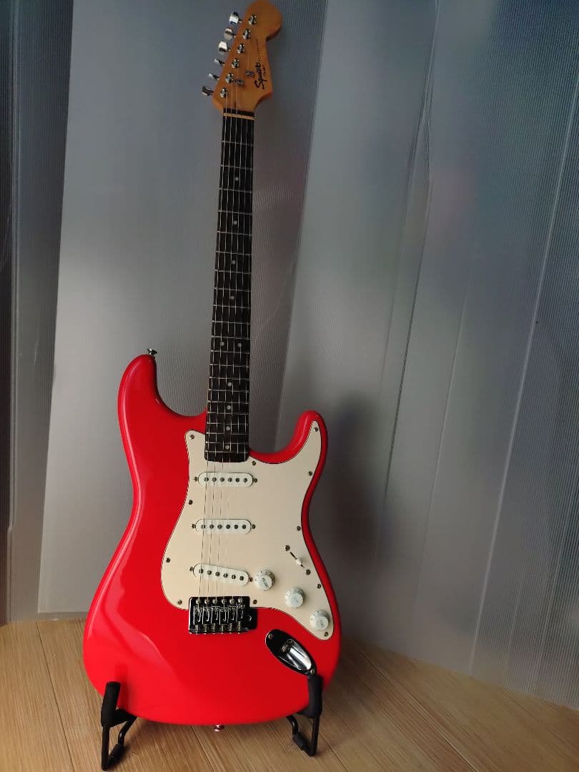 Squier バレット　Stratocaster 赤　ボディ不明