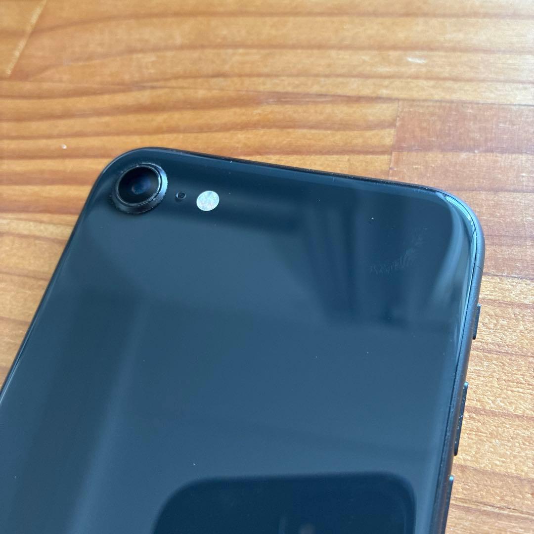 画面に1本線 iPhone SE2 128GB SIMフリー バッテリー83%