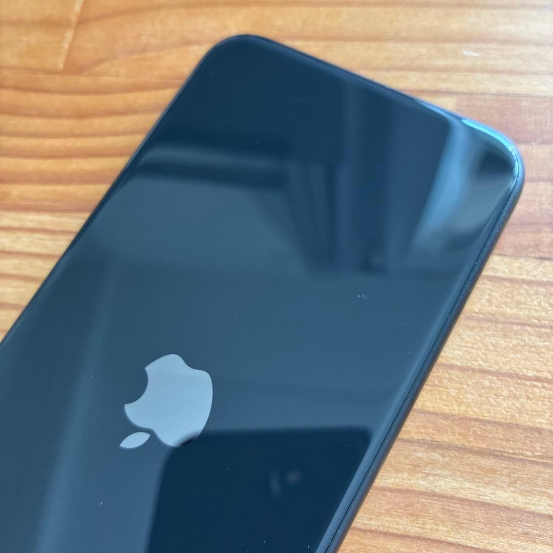 画面に1本線 iPhone SE2 128GB SIMフリー バッテリー83%