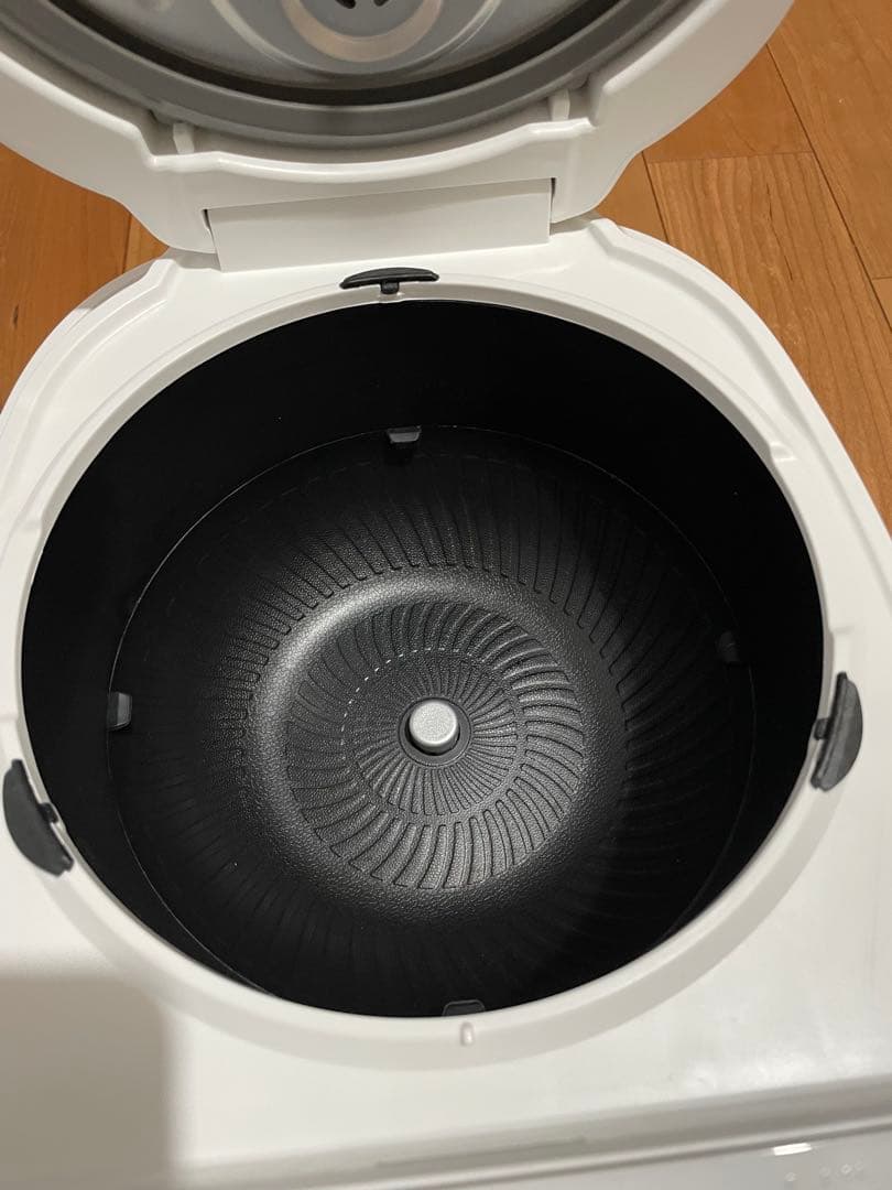 TOSHIBA 東芝　IHジャー炊飯器　RC-10HR ホワイト　24年製
