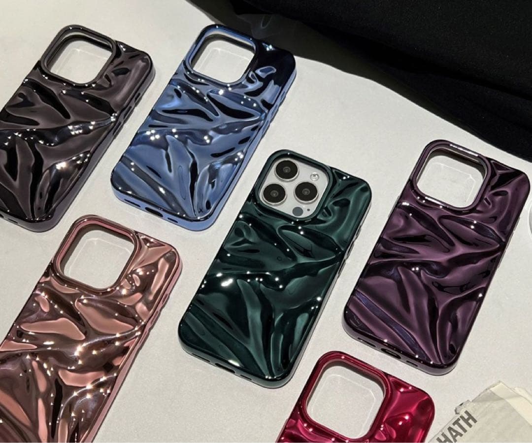 メタリックデザインのiPhoneケース
