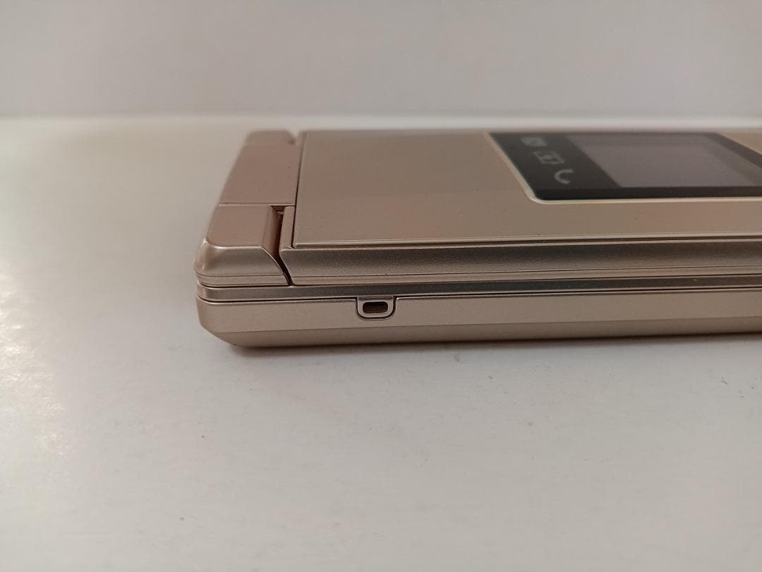 ☆ SoftBank かんたん携帯11 A207SH ゴールド