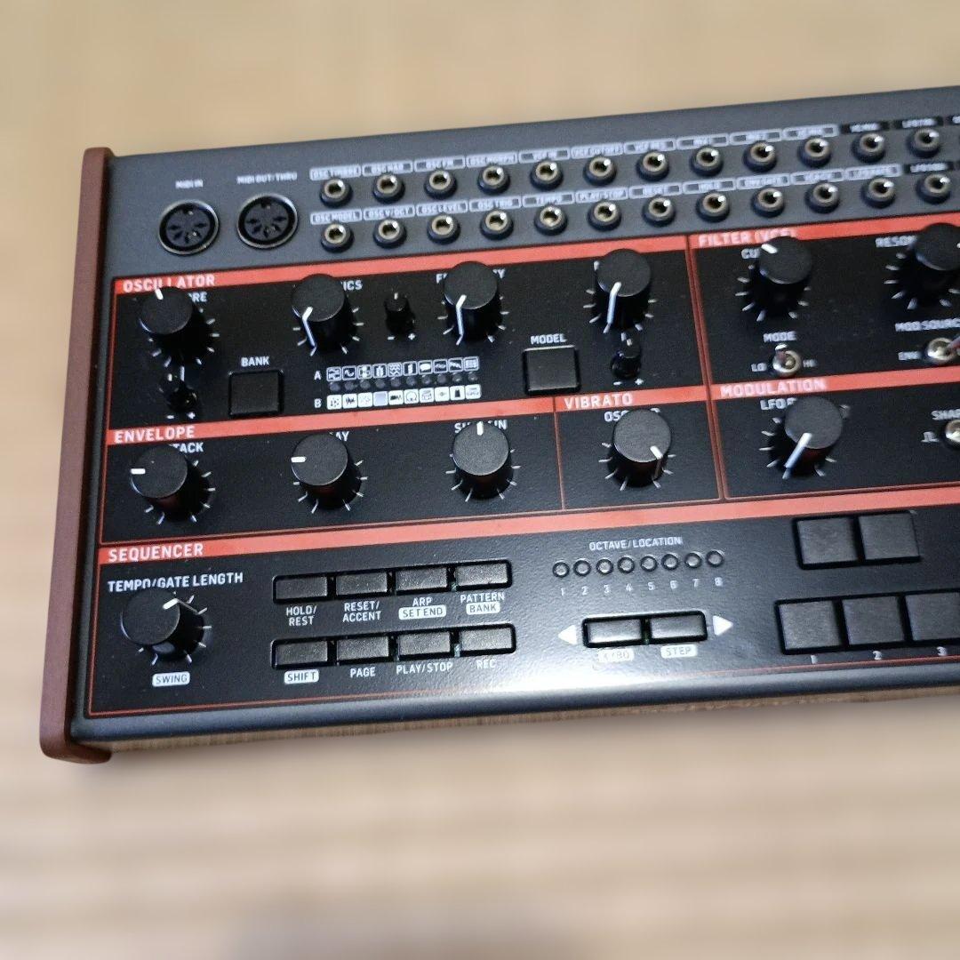 behringer GRIND セミモジュラーシンセサイザー