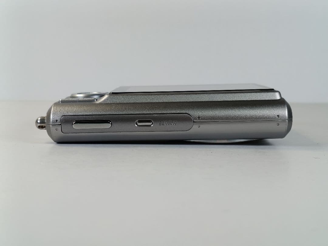 【美品】カシオ EXILIM EX-Z75 デジカメ 付属品多 バッテリー新品