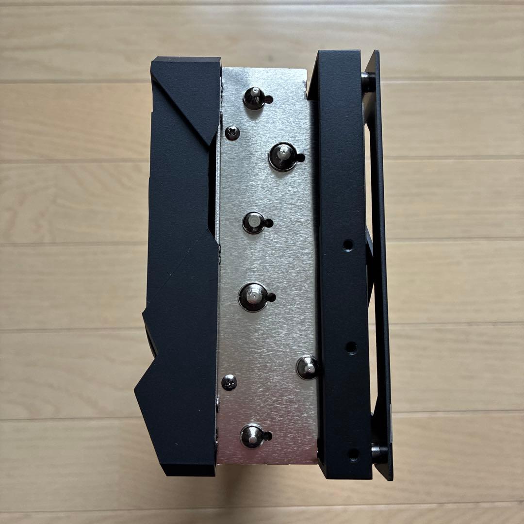 PNY 4090 ヒートシンク　3連　ファン　LED バックプレート