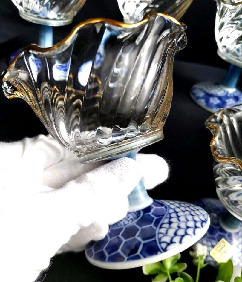 未使用　三洋陶器龍峰窯　染付捻祥瑞　ガラスデザート鉢　足付高台小鉢　金彩５客箱入