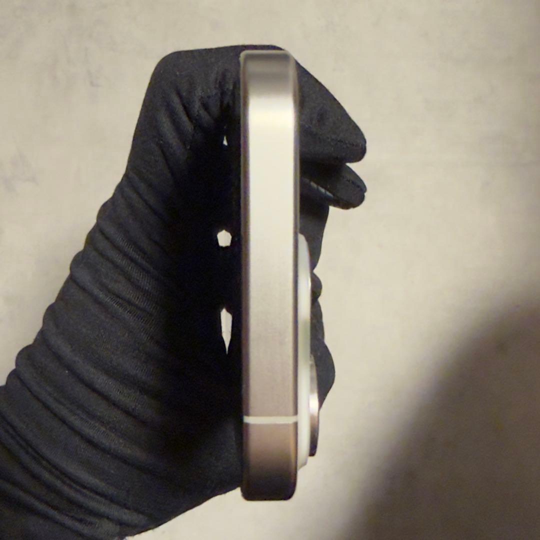 極美品 iPhone15Pro 128GB ホワイトチタニウム